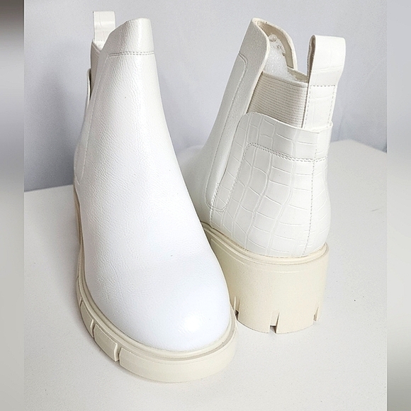 ‼️NEW IN‼️Elegant White Ankle Boots 8 - Picture 2 of 5